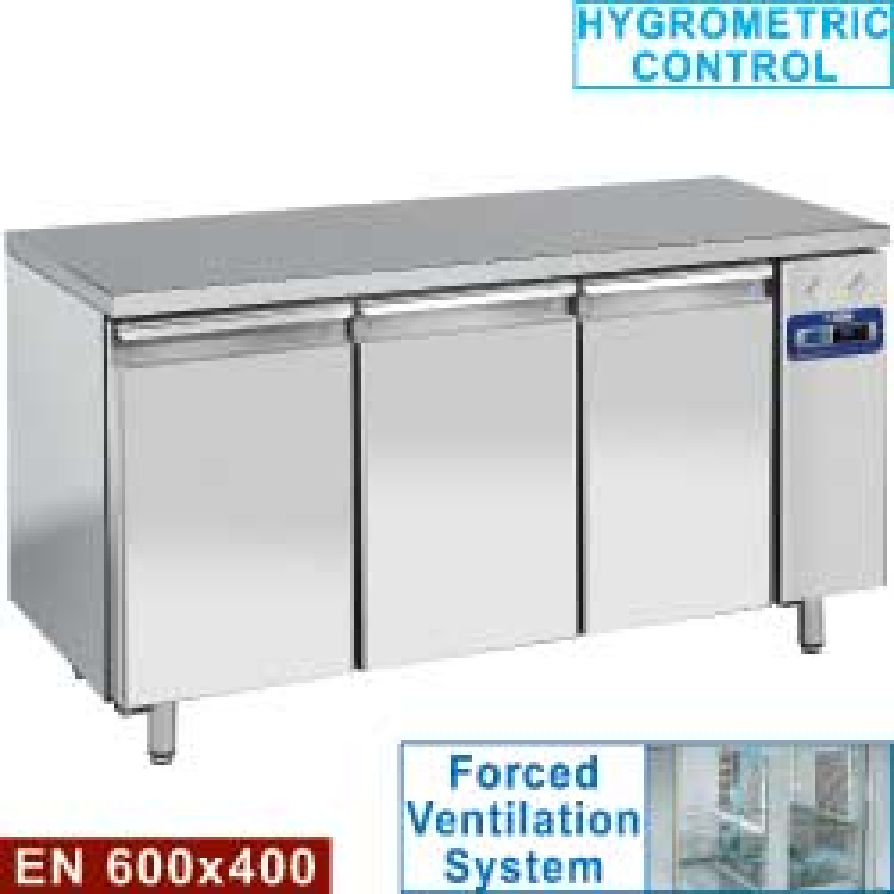 Diamond 800 MM / EN 600X400 Kühltisch, belüftet, 3 Türen EN 600x400, (ohne Aggregat)