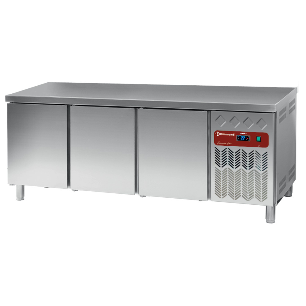Diamond 800 MM / EN 600X400 Kühltisch, belüftet, 3 Türen EN 600x400 (550L)