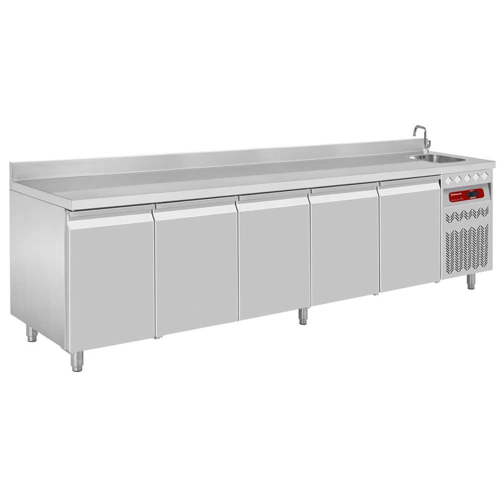Diamond 700 MM / GN 1/1 + SINK Umluft- Kühltisch "für die Wand", 5 Türen GN 1/1, 700 Lit. mit Spüle